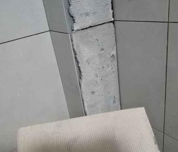 曲沃瓷砖空鼓维修公司分享下厨房瓷砖脱落的补救措施。